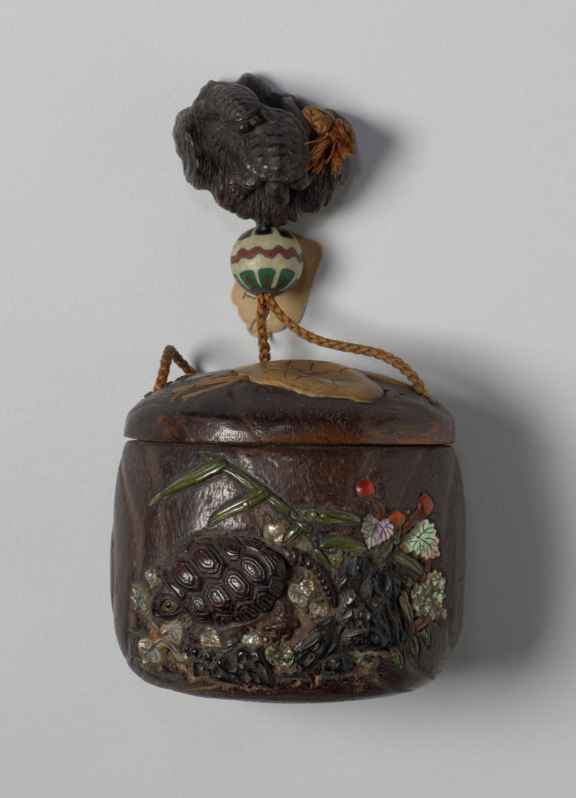 Tobacco Box with Turtles in Lotus and Grasses, c. 1760 (Cleveland Museum of Art 1919.569)