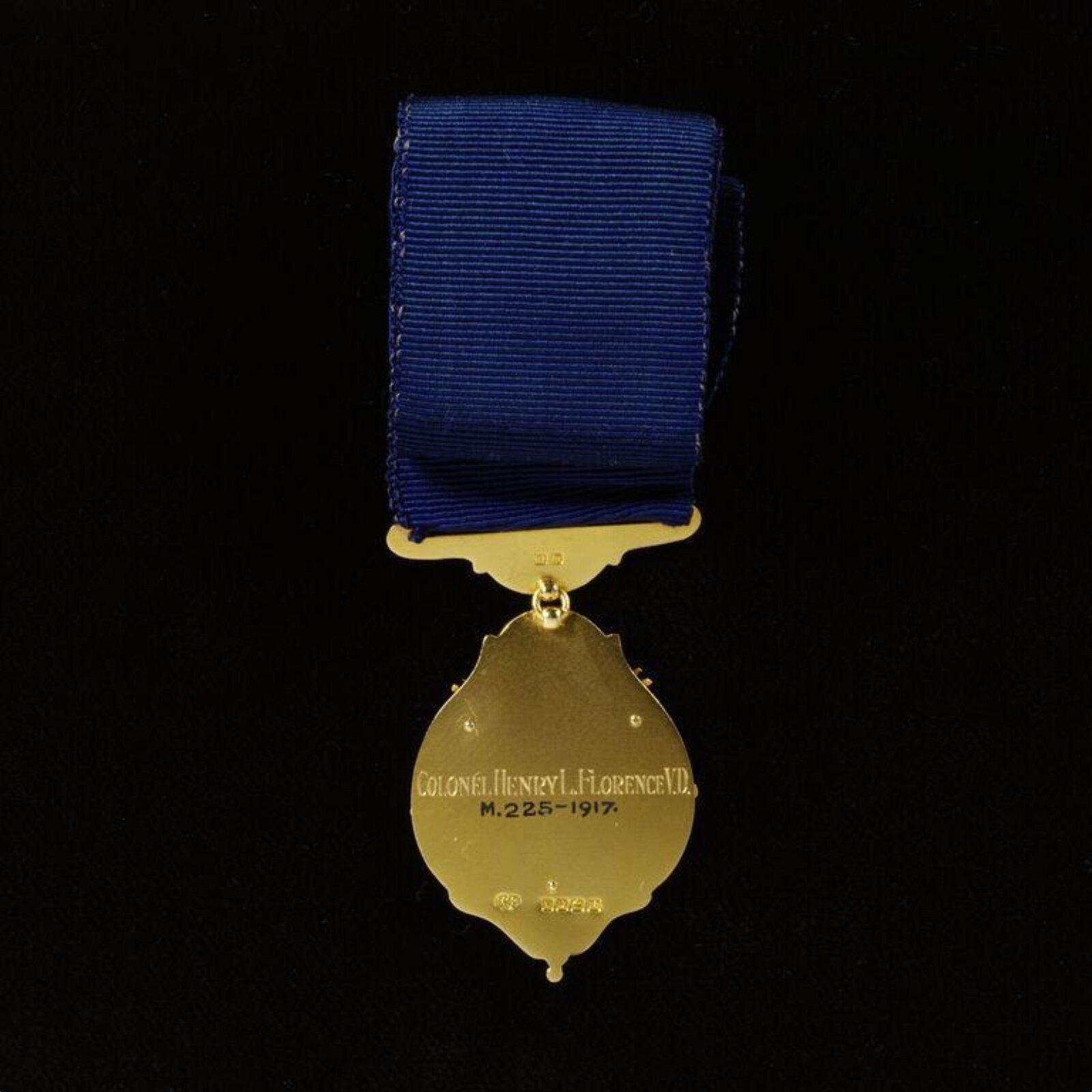 Badge, Haberdashers Company, London, 1915-1916 — museum object M.225&A-1917
