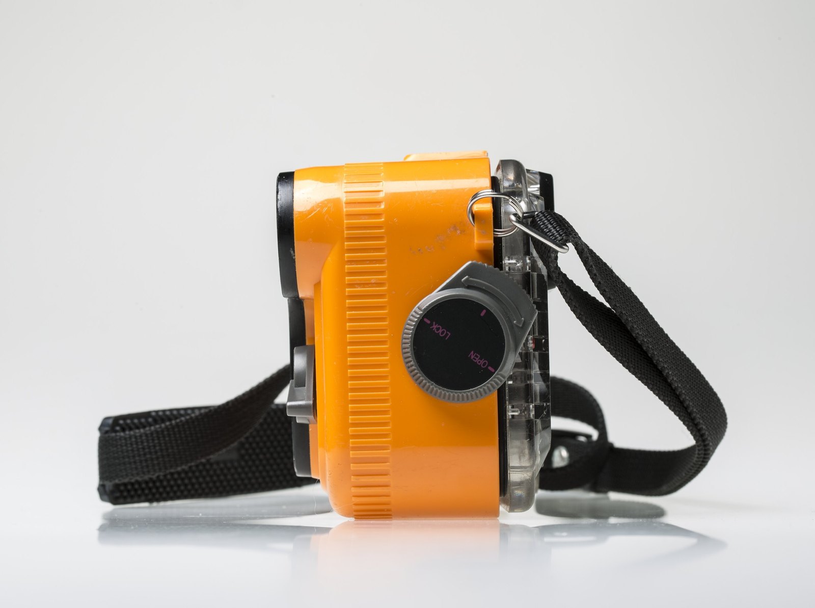 Camera, Hanimex Amphibian, Japan, 1983 — museum object HT 43188