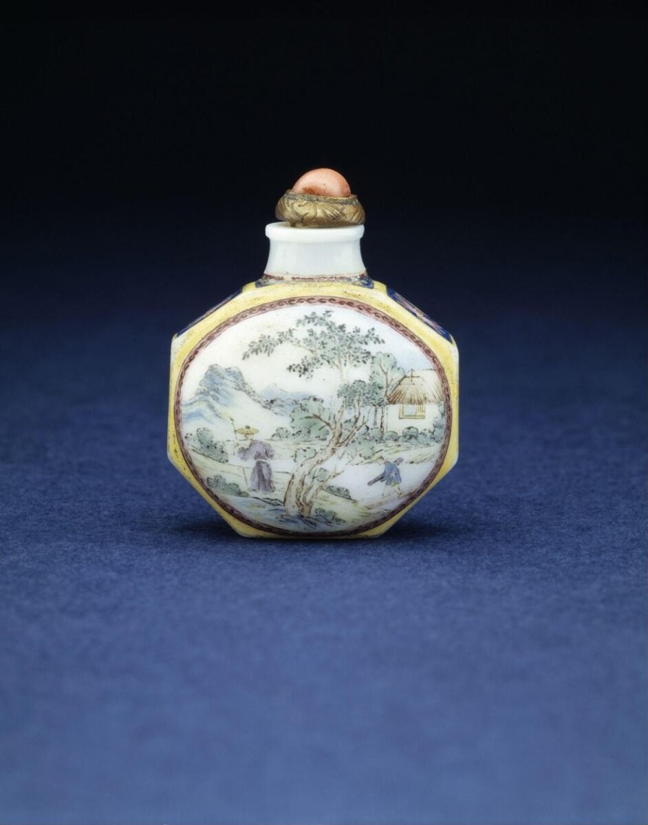Snuff bottle, glass painted in coloured enamels, Beijing, China, Qing dynasty, Qianlong reign period, 1736-1795