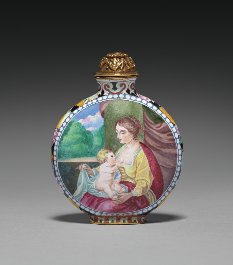 Snuff Bottle with European Figures, 1736–95 (Cleveland Museum of Art 1991.126)