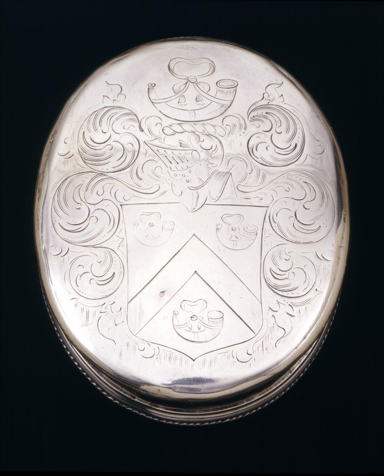 Tobacco box, silver, London, 1655-1656 — museum object M.695:1, 2-1926