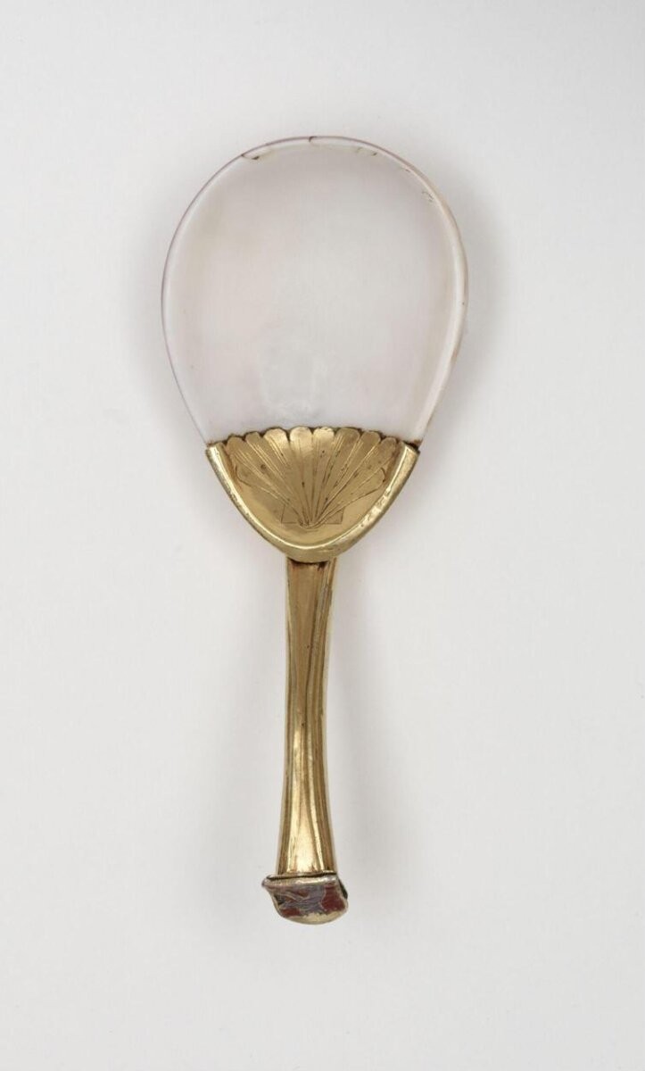 Spoon, with bowl formed of the segment of a large cowrie shell; made in Germany or Switzerland, late 16th century or 17th century