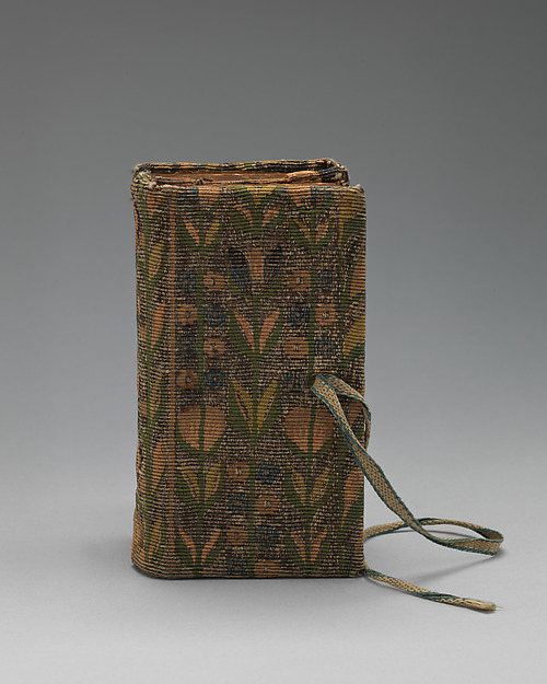 Photograph of museum specimen 29.23.9; not an authentication of other objects.