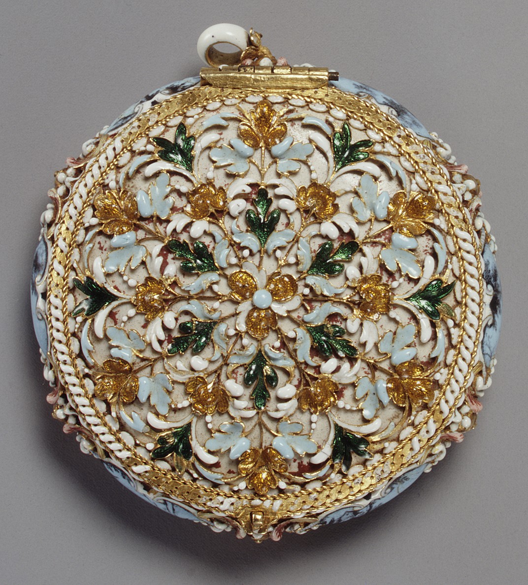 Photograph of museum specimen 1975.1.1244; not an authentication of other objects.