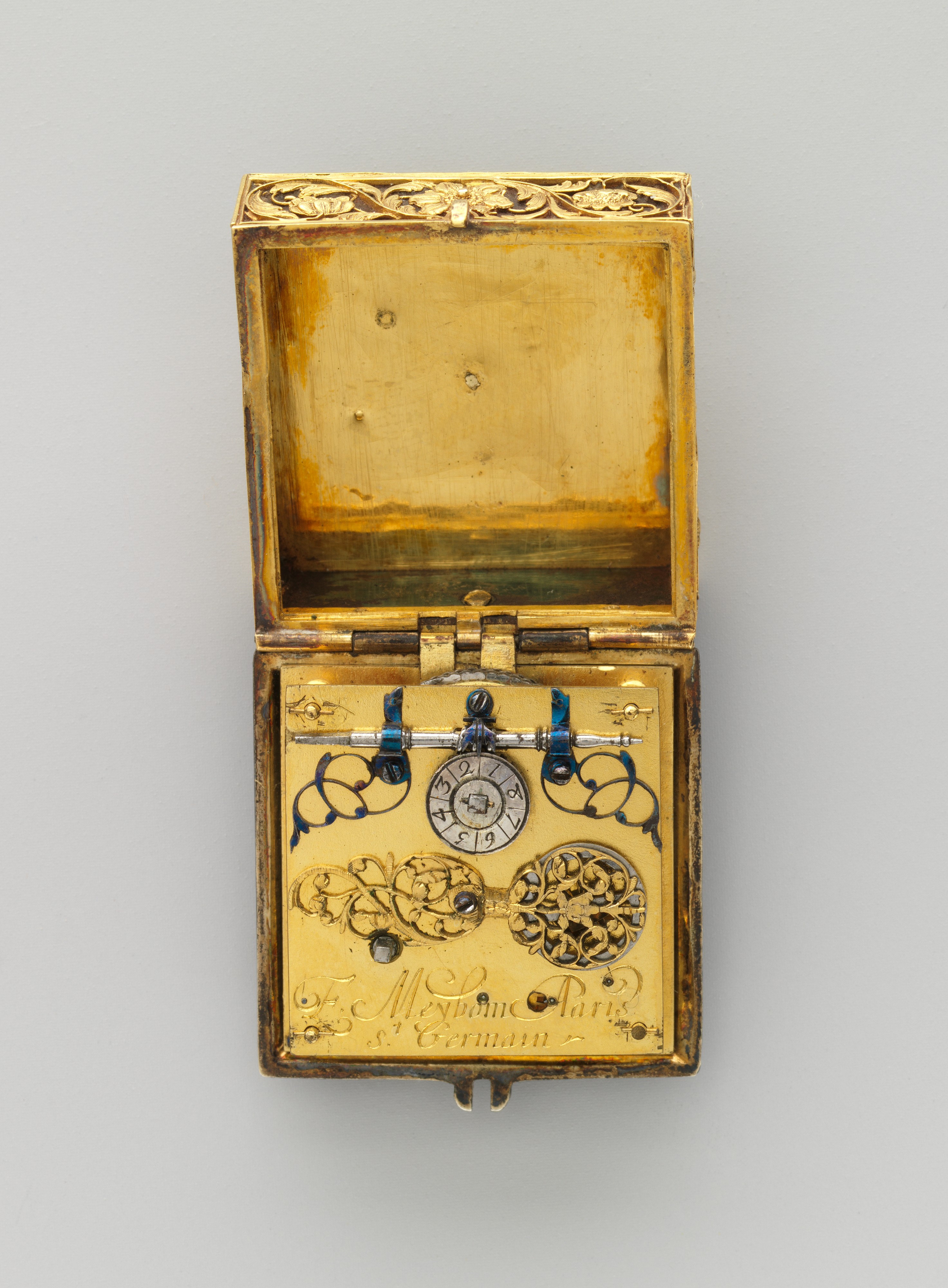 Photograph of museum specimen 17.190.1600; not an authentication of other objects.