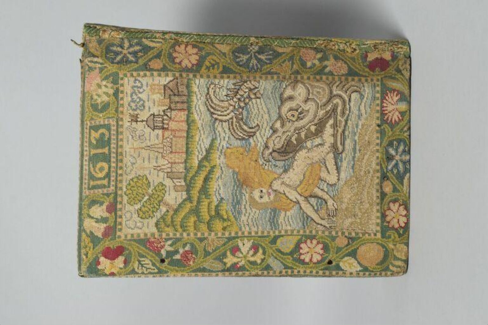 Book cover, embroidered in silk on linen, England, 1613 — museum object T.134-1929