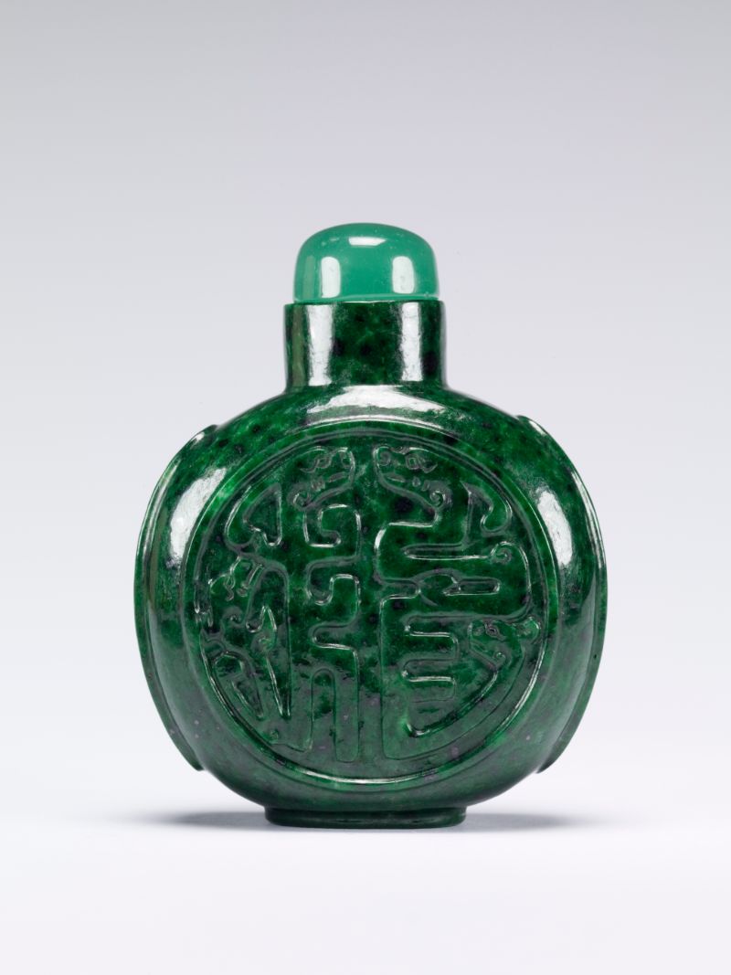 Snuff bottle carved with archaic dragons, Unknown