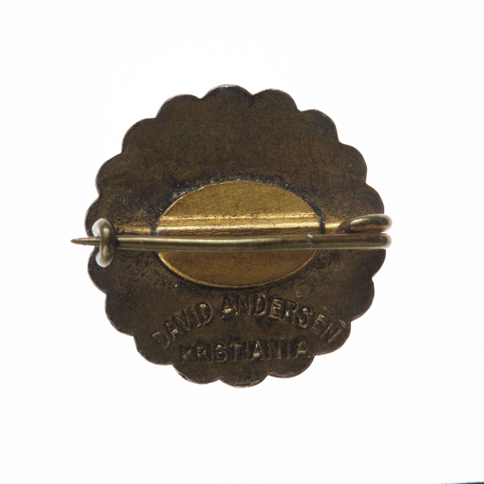 Badge, International Federation of University Women, Norway, 1924 — museum object NU 18222