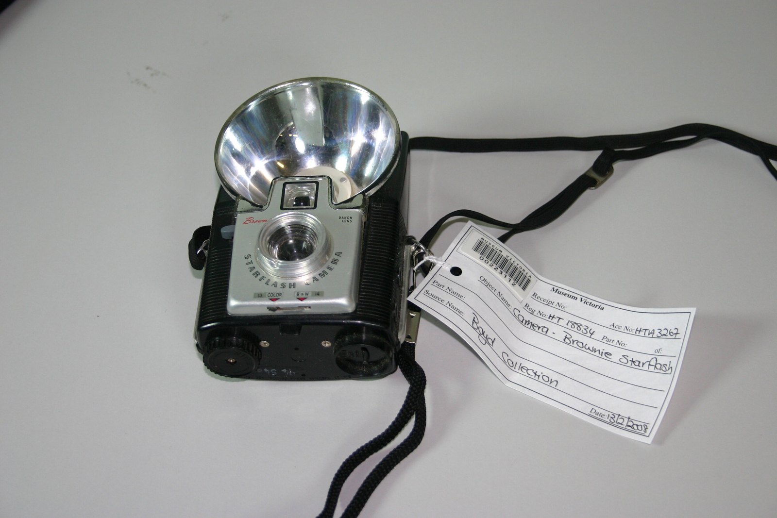 Camera, Eastman Kodak, Brownie Starflash, USA, 1957-1959 — museum object HT 18834