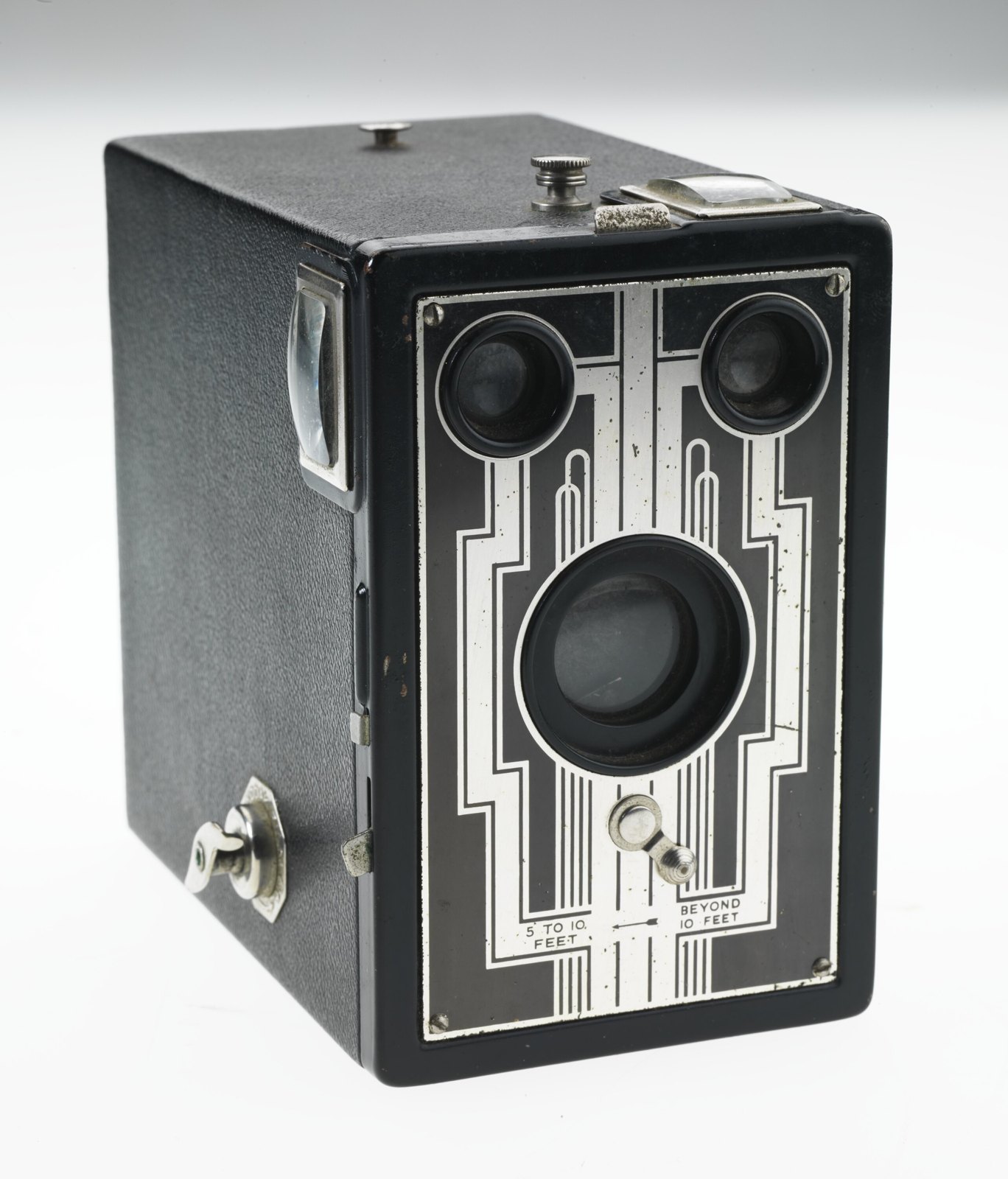 Camera, Kodak Brownie Six-16, Canada, 1930s — museum object ST 42642
