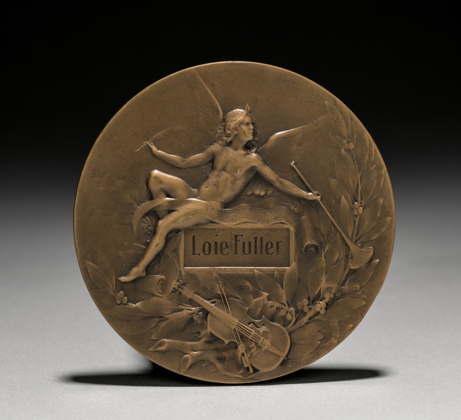Medal Presented to Loïe Fuller by the French Government: Allegory of Music (reverse), undated (Cleveland Museum of Art 1978.116.b)