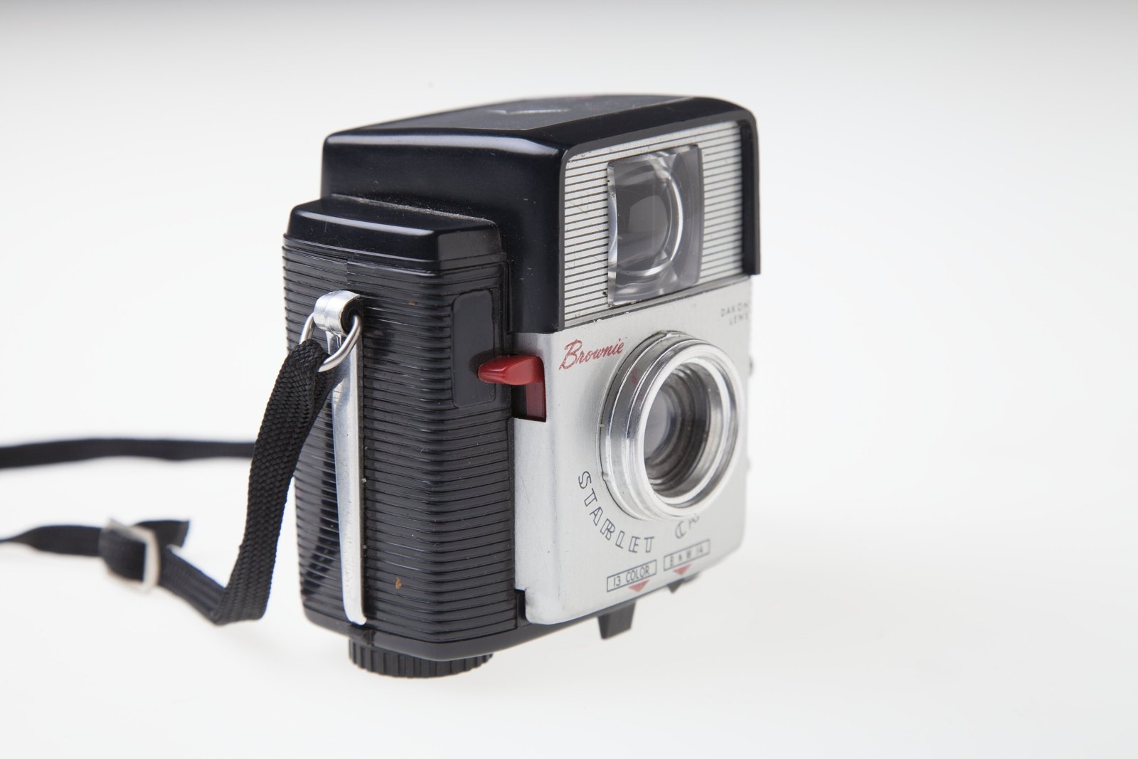 Camera, Brownie Starlet Camera, Kodak Australasia Pty Ltd, 1960 — museum object HT 17392.1