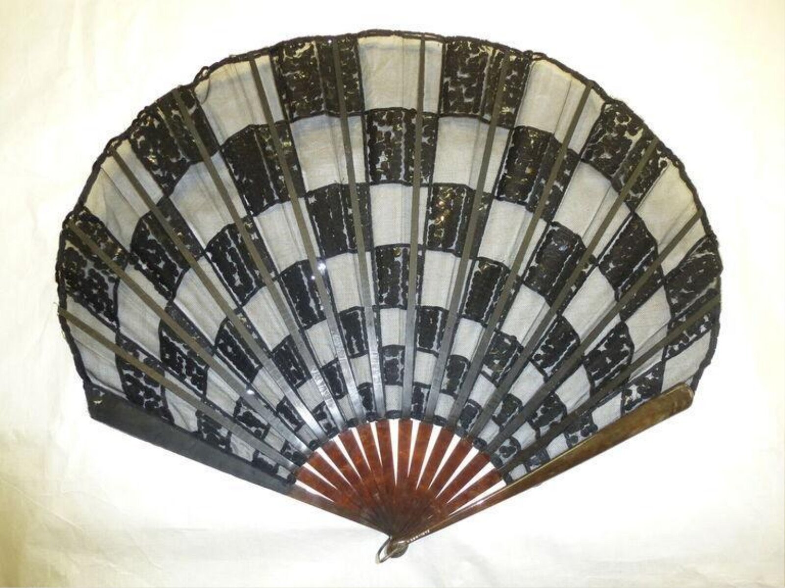 Fan, Reville & Rossiter Ltd., England, 1926 — museum object T.264 to B-1972
