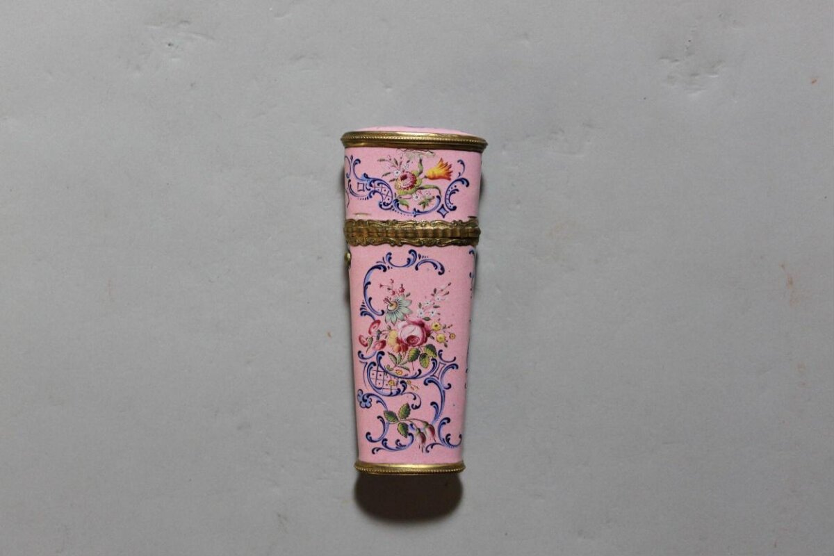 Etui