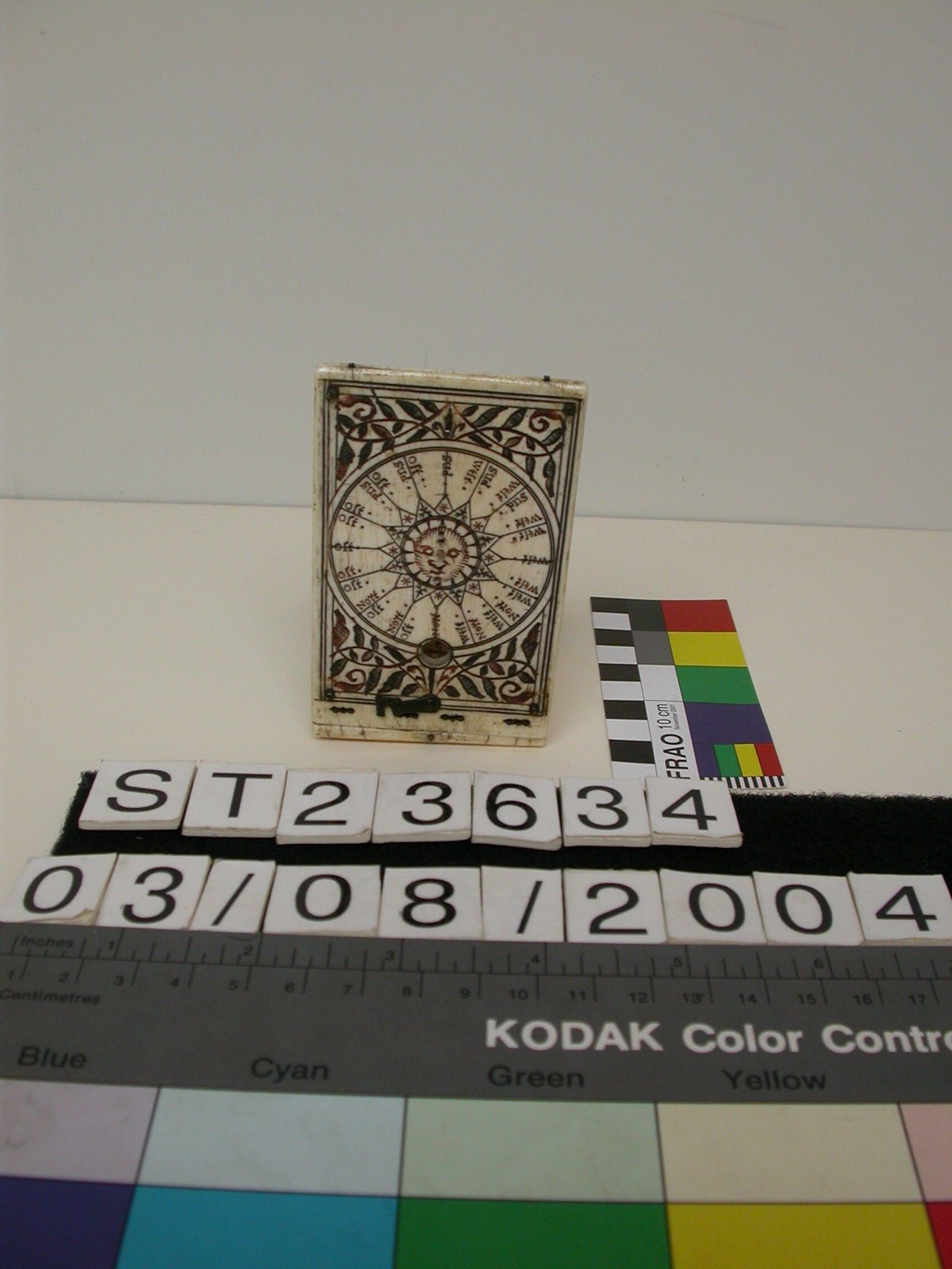 Sundial, diptych, Leonhart Miller, Augsburg, 1640 — museum object ST 23634