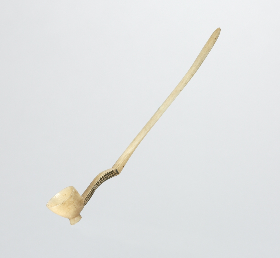 Additional museum view 2 of Snuff Spoon (intshengula or izintshengula) (accession 2010.234).