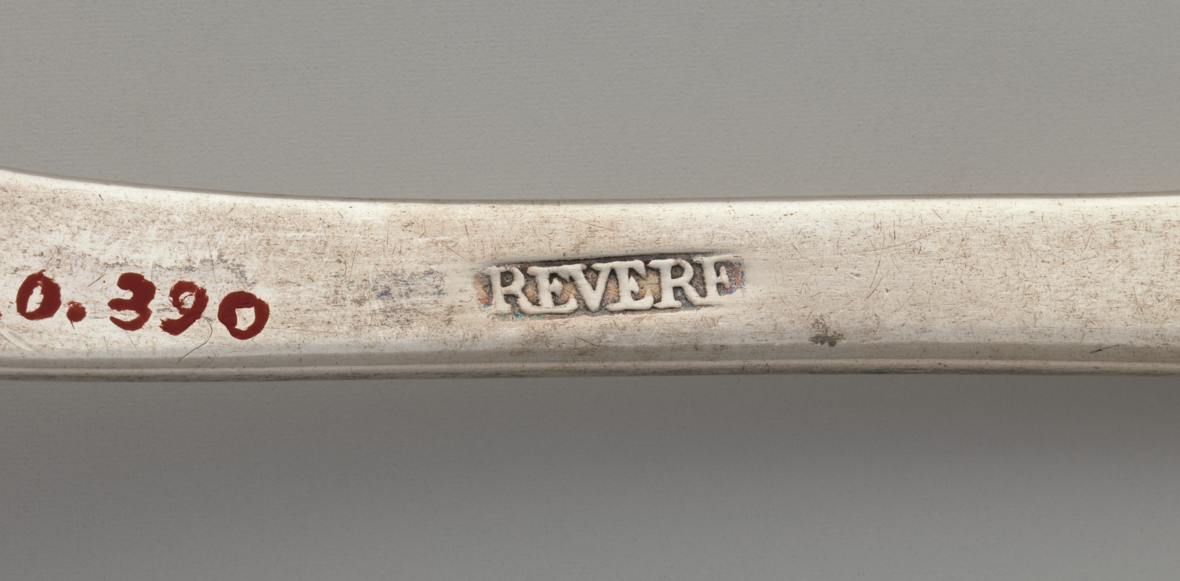 Photograph of museum specimen 33.120.390; not an authentication of other objects.