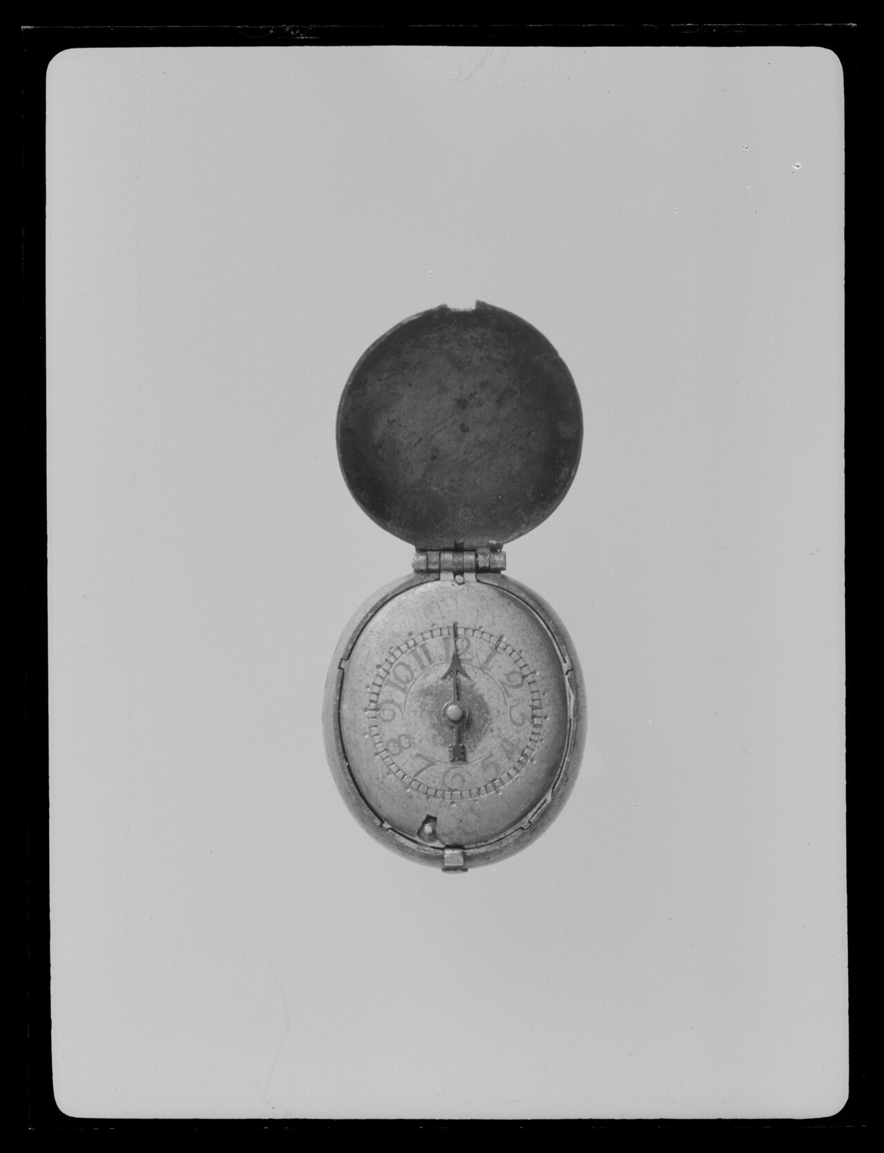 H. Ester oval steel pocket watch, circa 1630