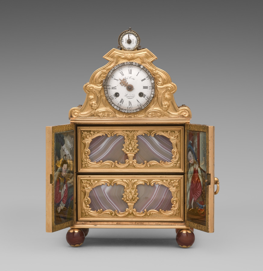 Additional museum view 2 of Cabinet Clock (accession 2009.77).