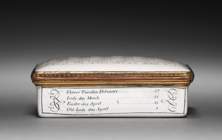 Additional museum view 3 of Snuff Box (accession 1940.135).