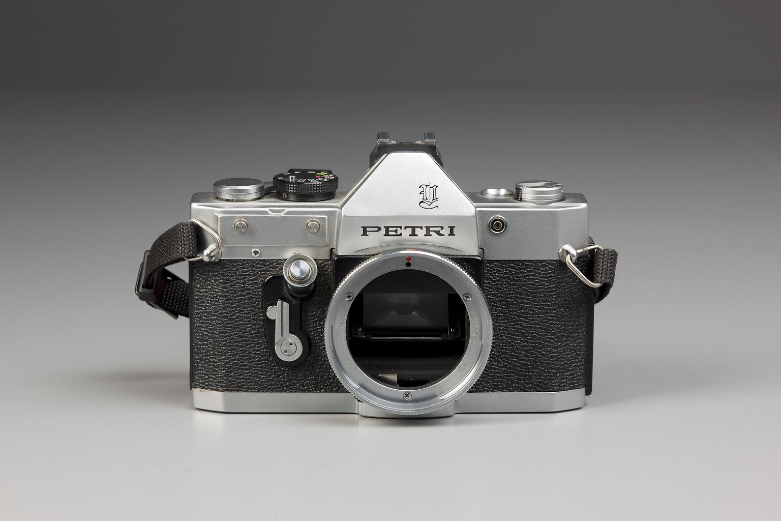 Analog SLR camera PETRI V6II