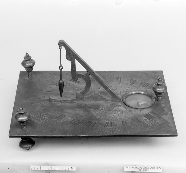 Additional museum view 2 of Portable compass dial (accession 03.21.4).