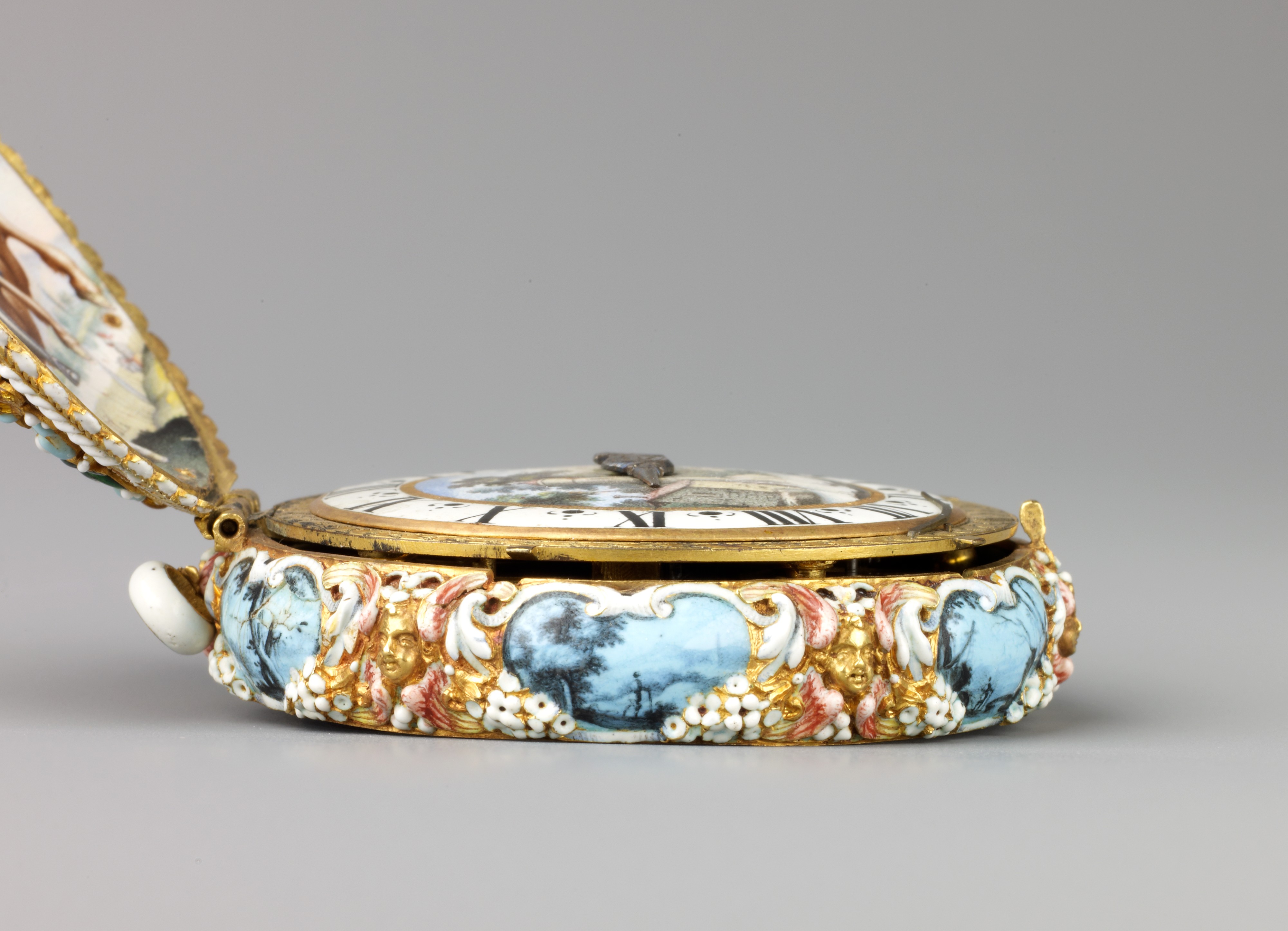 Photograph of museum specimen 1975.1.1244; not an authentication of other objects.