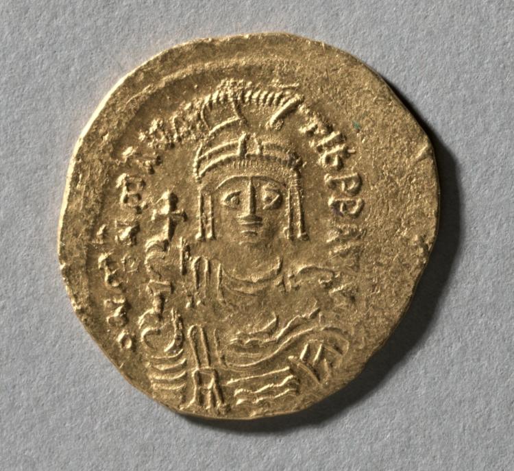 Solidus of Maurice Tiberius, 583–602 (Cleveland Museum of Art 2004.150.a)