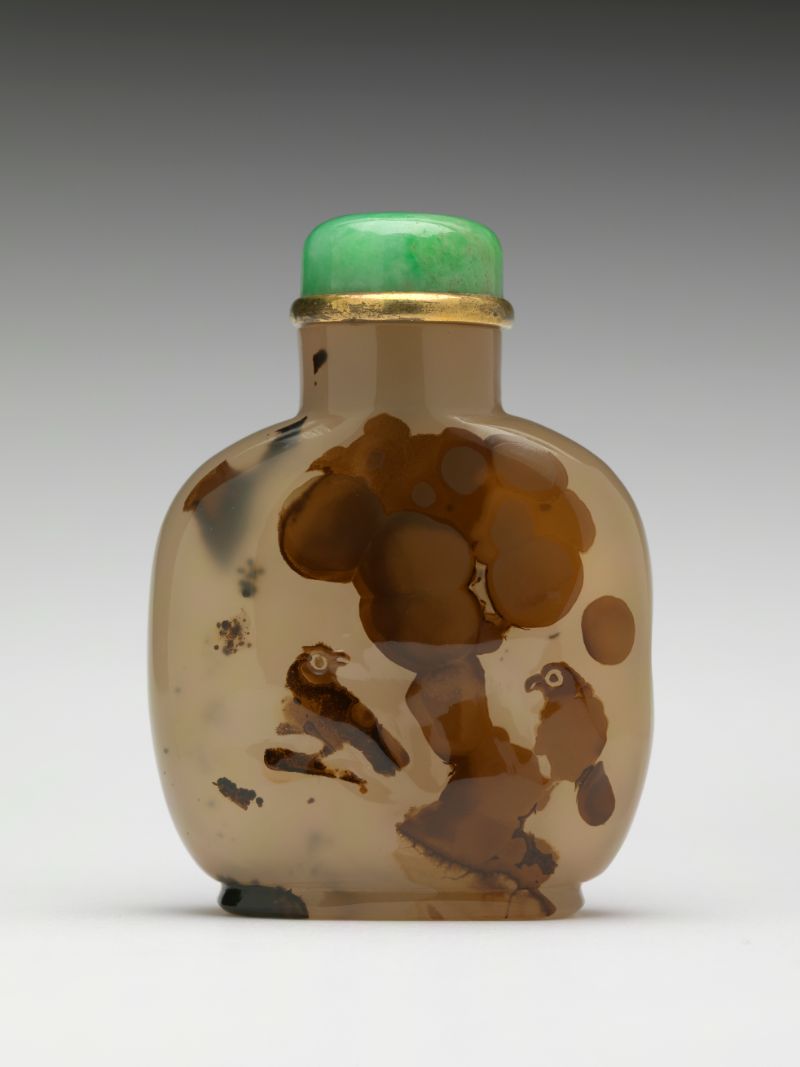 Snuff bottle with inclusions resembling birds in a tree, Official School (China)
