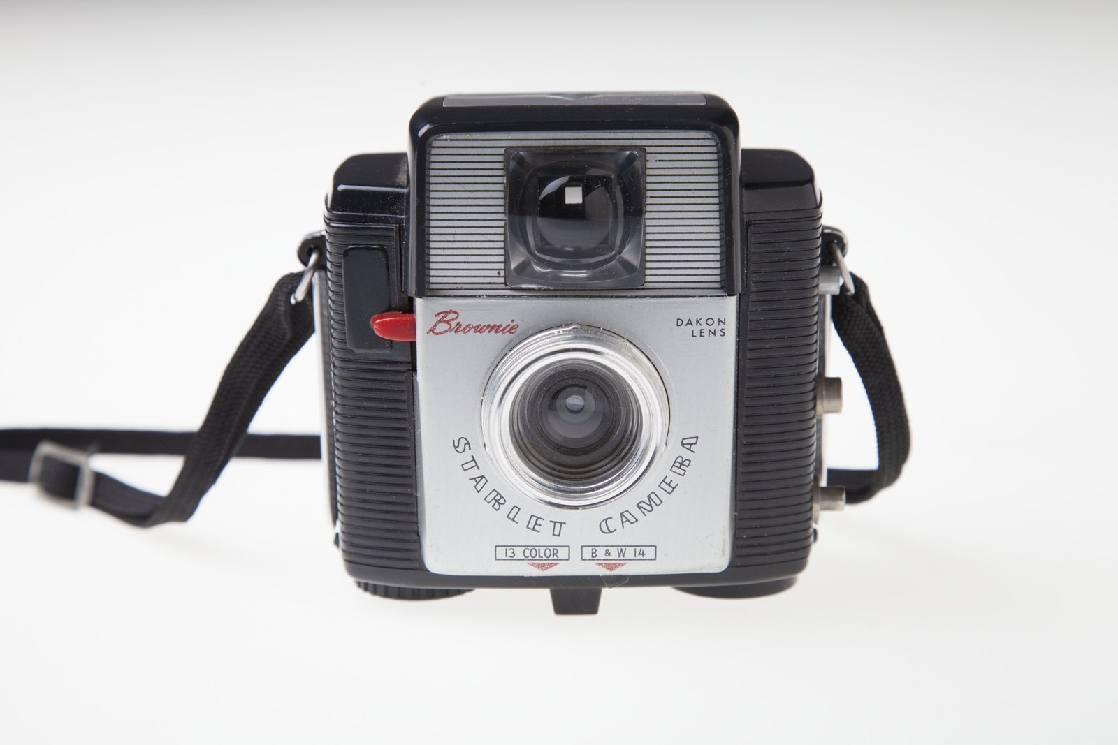 Camera, Brownie Starlet Camera, Kodak Australasia Pty Ltd, 1960 — museum object HT 17392.1