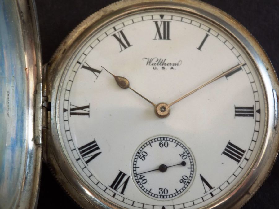 Reloj de bolsillo de plata marca Walhtam de hacia 1900.