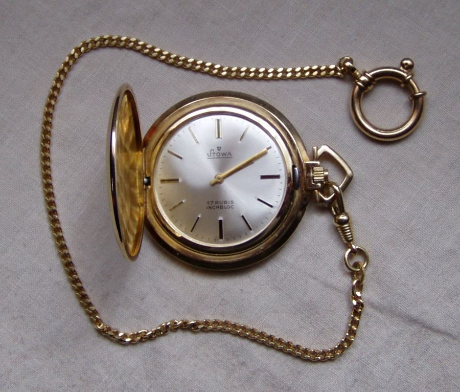 Eine einfache Sprungdeckeltaschenuhr mit Kette